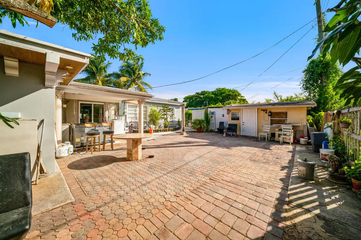 1-9 at 1020 FOREST Court, West Palm Beach