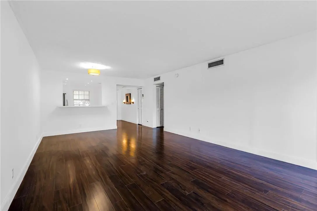 Photo 6 at 605 OAKS Drive 104, Pompano Beach