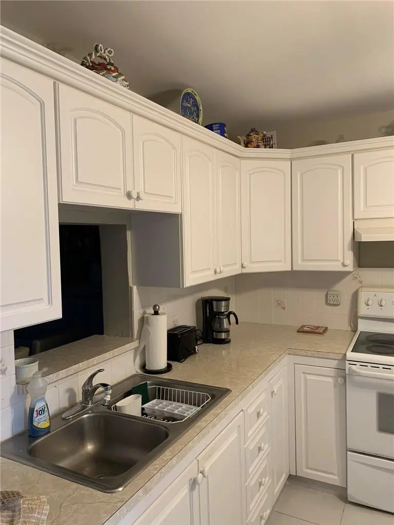 Kitchen at 2305 LUCAYA Lane L4, Coconut Creek