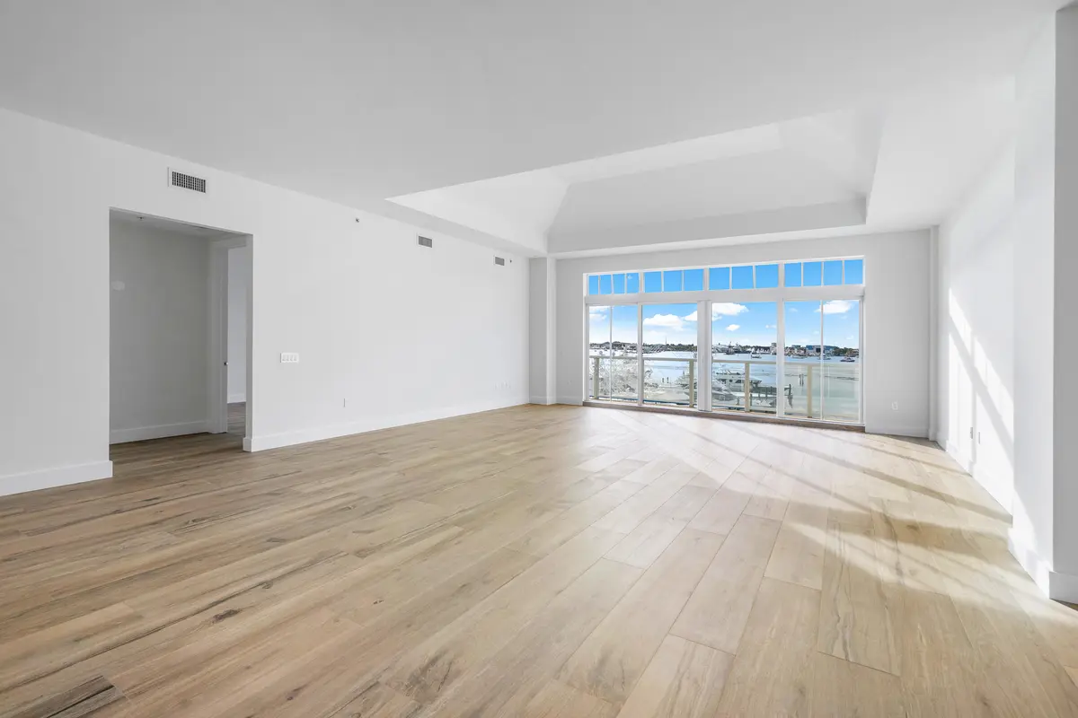 003-184LakeDrive-2302-PalmBeachShores-FL at 180 LAKE Drive 2303, Palm Beach Shores