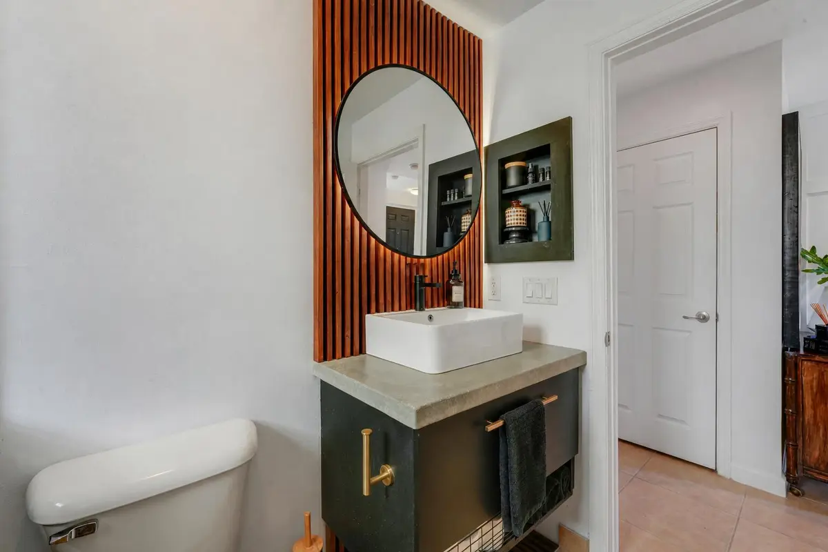 1st Floor Bathroom at 2548 Gardens Parkway, Palm Beach Gardens