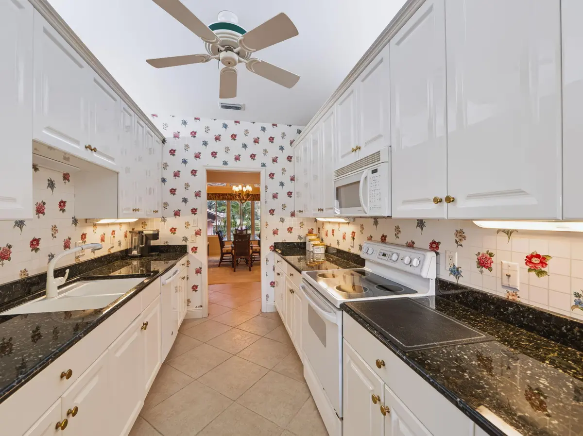 8-web-or-mls-5011-se-burning-tree-circle at 5011 SE Burning Tree Circle, Stuart