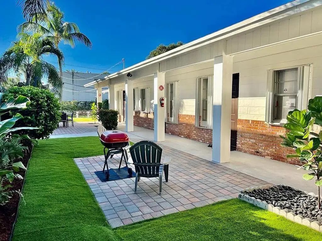 3312 ext 2 at 3312 SE 7th Street 2B, Pompano Beach