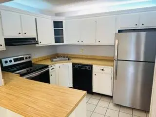 pine10 at 101 LAKE PINE Circle D-2, Greenacres