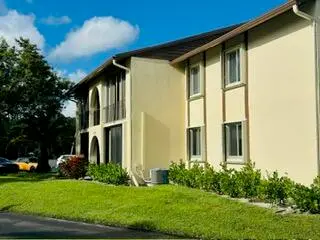 Pine 1 at 101 LAKE PINE Circle D-2, Greenacres
