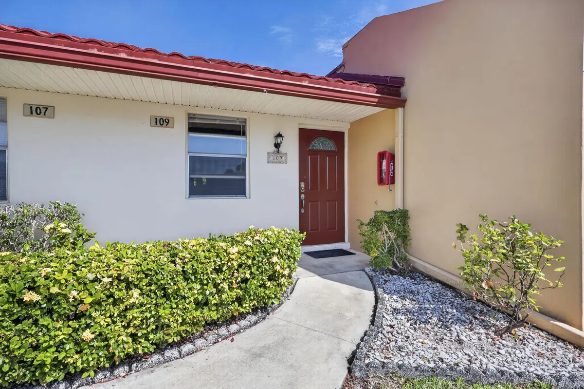 4-web-or-mls-BS1A3808 at 109 LAKE BARBARA Drive, West Palm Beach