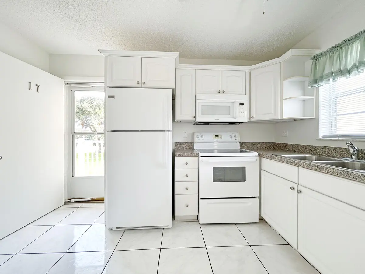 4-KIT at 5400 Jimmy Buffett Mem Highway, Indian River Shores