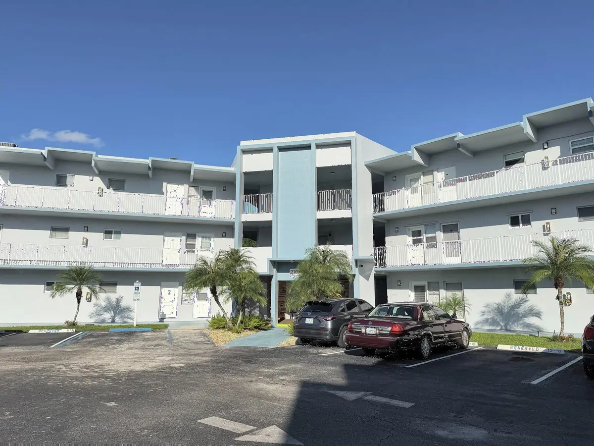 Front View at 2309 PARK Lane 210, Hollywood