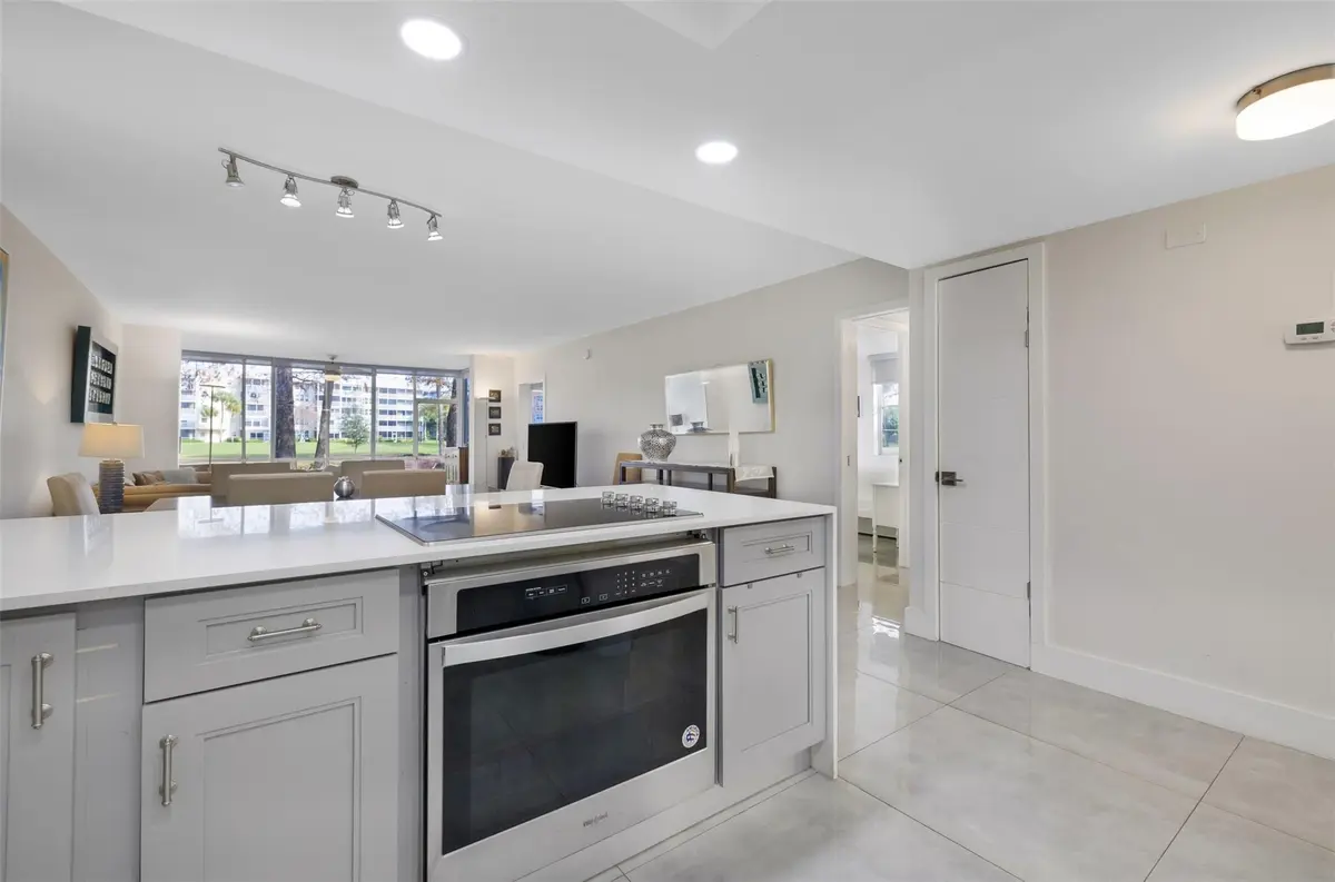 Photo 6 at 4011 N CYPRESS Drive 101, Pompano Beach