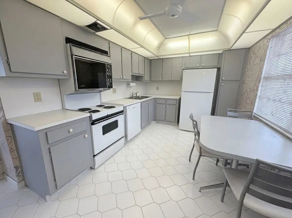 kitchen2 at 3510 Oaks Way 502, Pompano Beach