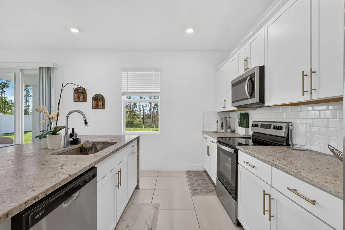 06_Kitchen at 6800 SE PARK TRACE Drive, Stuart