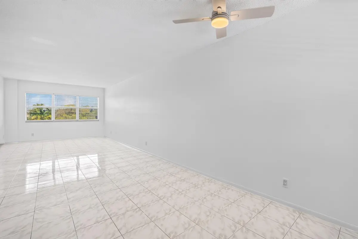 Horizon 404 DINING AREA-2 at 2555 NE 11th Street 404, Fort Lauderdale