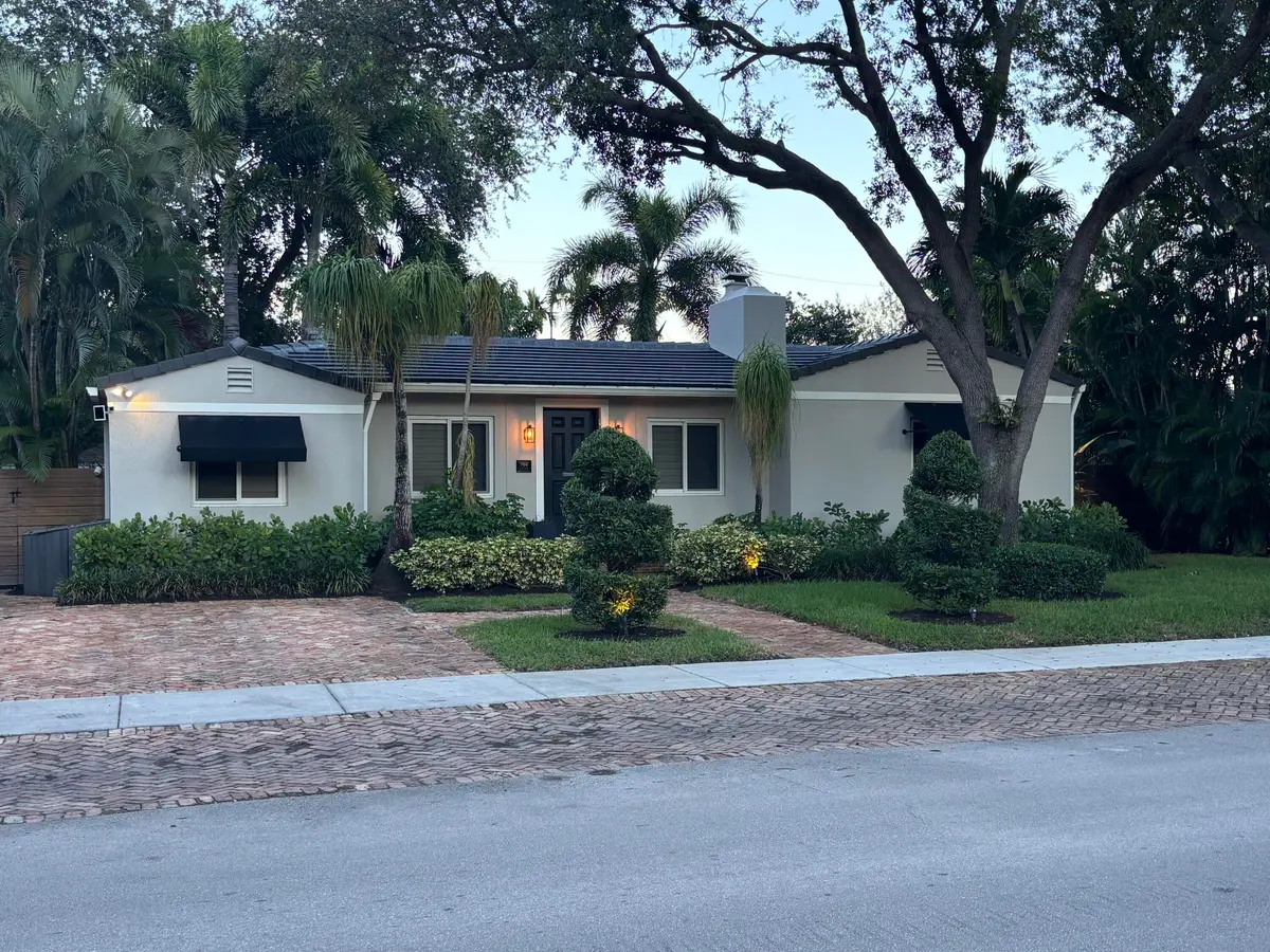 IMG_8371 at 700 N Victoria Park Road, Fort Lauderdale