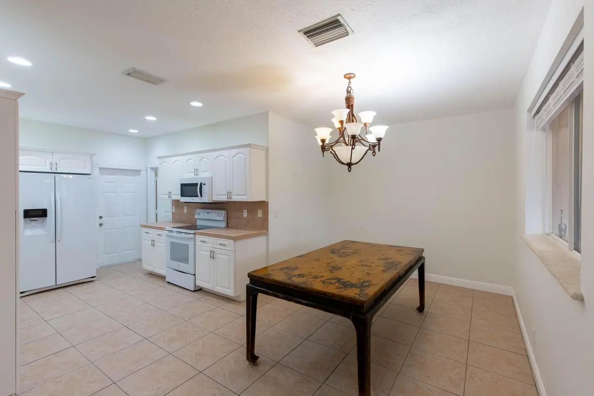 Dining room at 1036 STAGHORN Street, Wellington