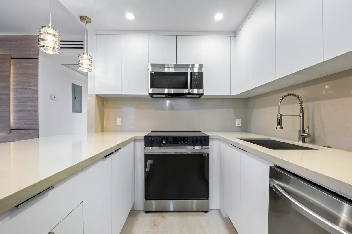 R_F42 at 3076 Newport Drive Q, Deerfield Beach
