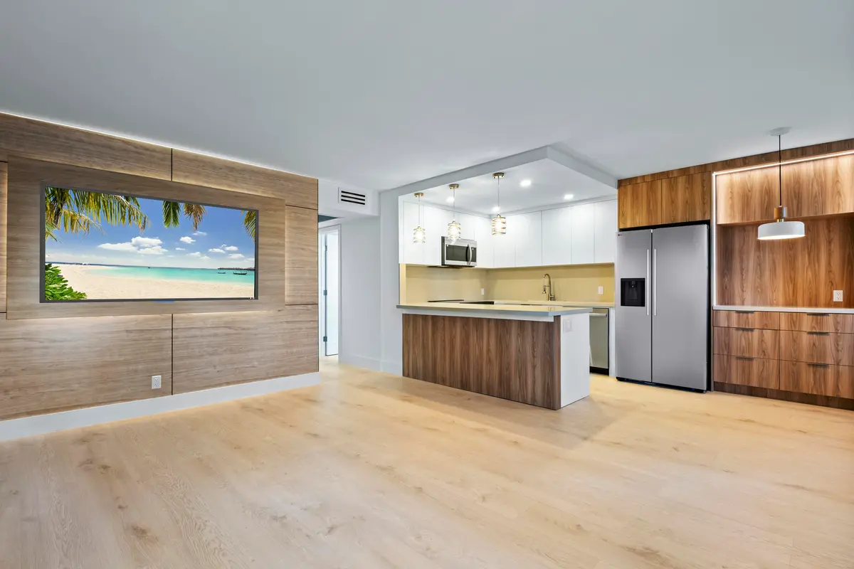 R_F40 at 3076 Newport Drive Q, Deerfield Beach