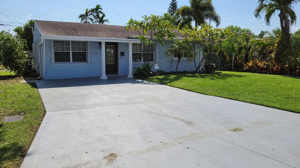 Front at 4620 NE 2nd Terrace, Oakland Park