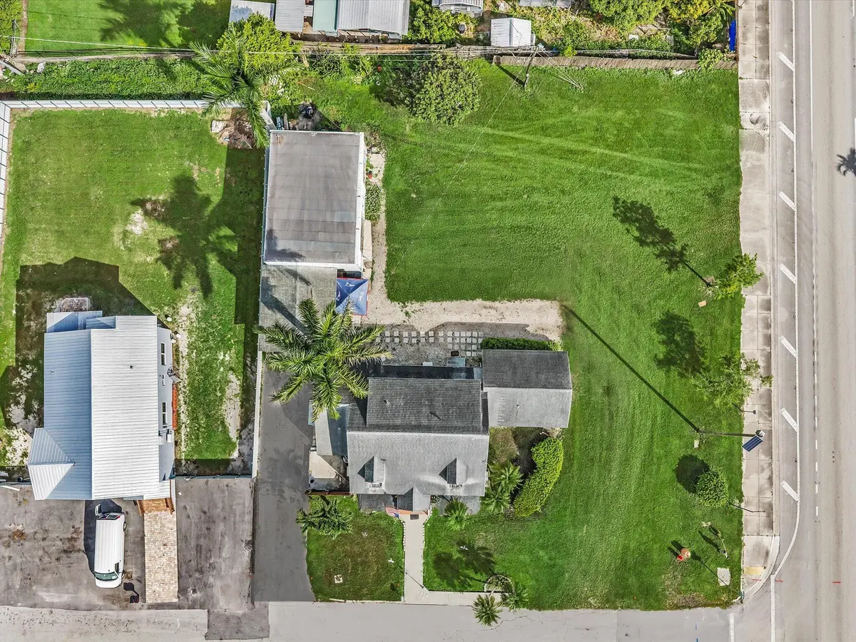 Great green space at 9 NW AVENUE D, Belle Glade