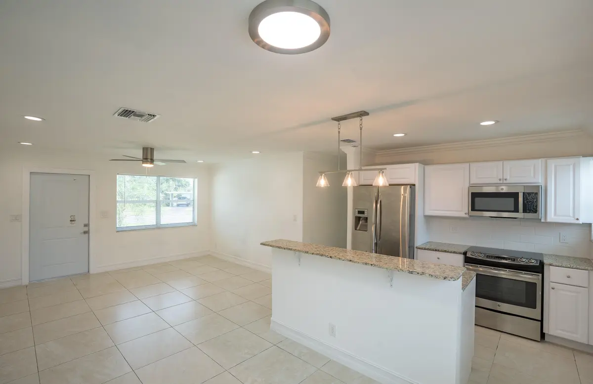 Somer-14 at 1420 9th Street, Lake Park