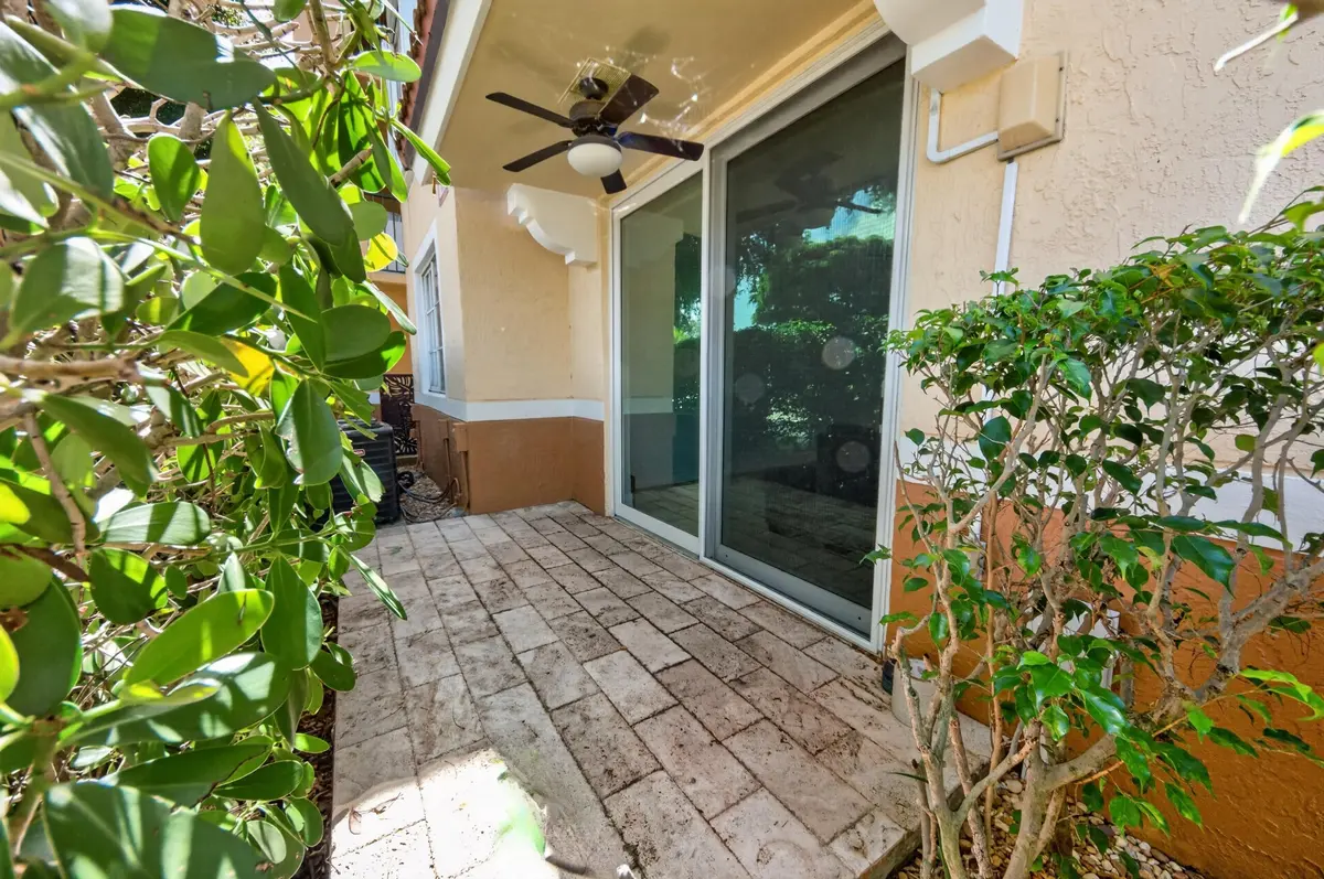 131 Yacht Club Way 109, Hypoluxo, FL – photo 8