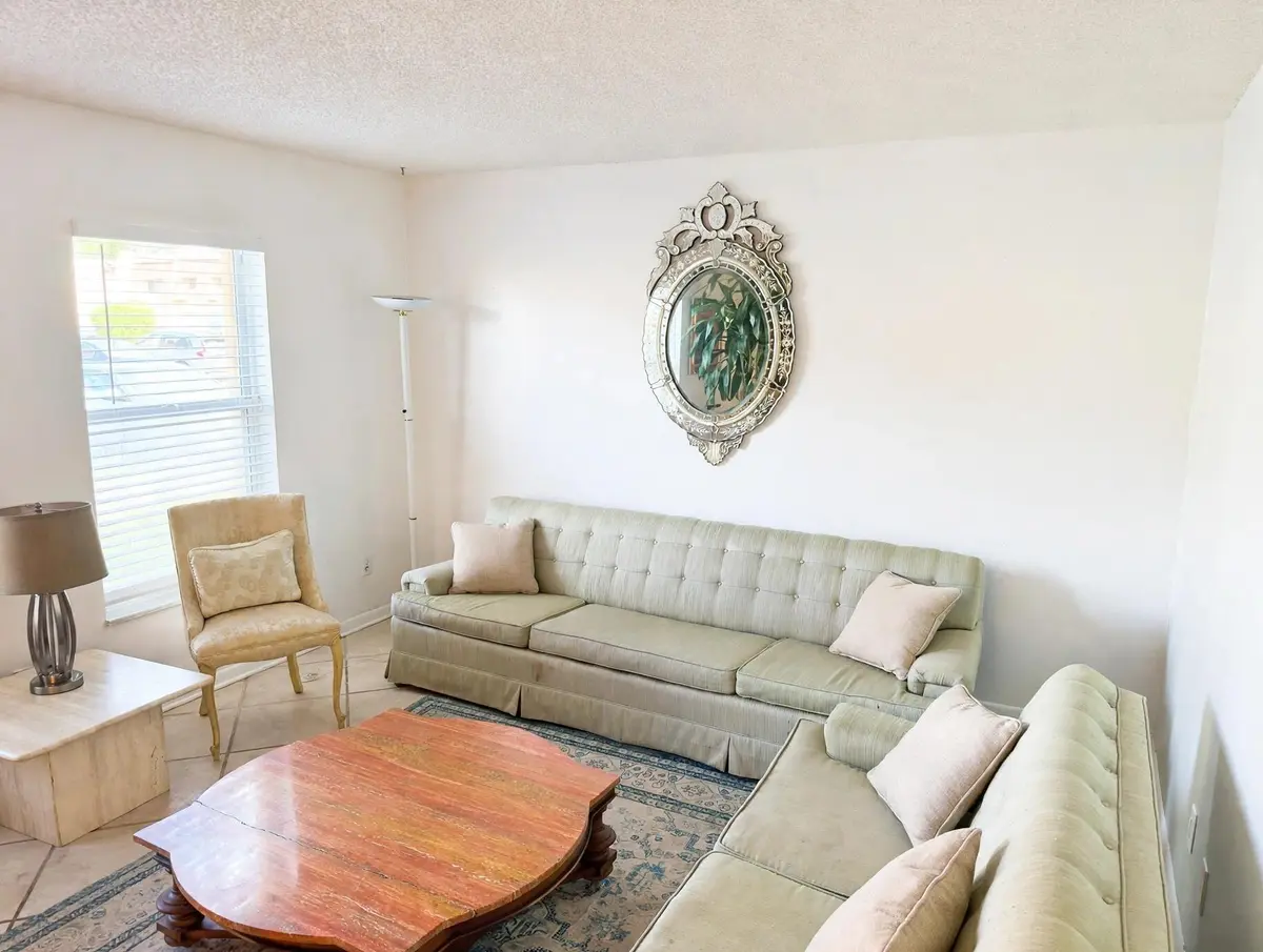 bright_white_living_room at 58 ANN LEE Lane, Tamarac