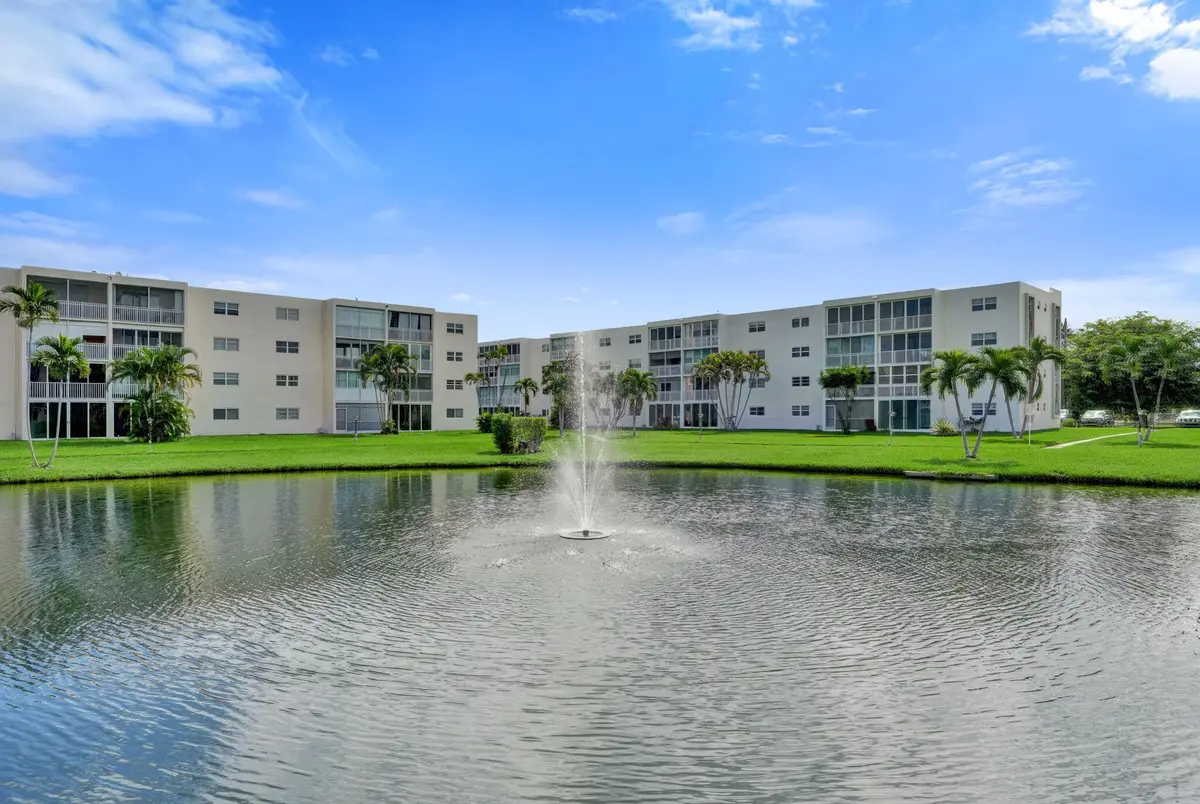 Lake view at 202 SE 10TH Street 203, Dania Beach