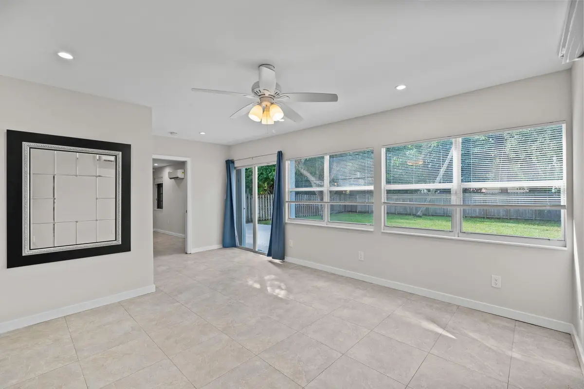10-web-or-mls-A7401763 at 128 E Central Boulevard, Lantana