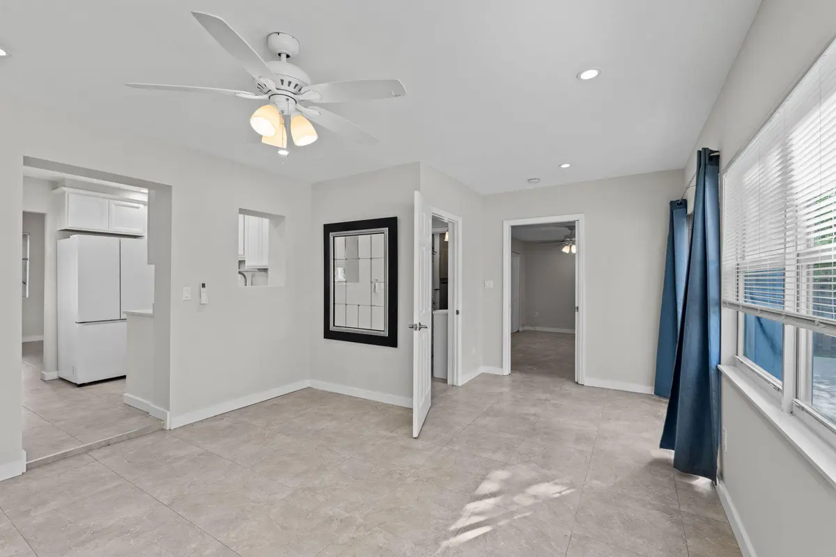 11-web-or-mls-A7401760 at 128 E Central Boulevard, Lantana