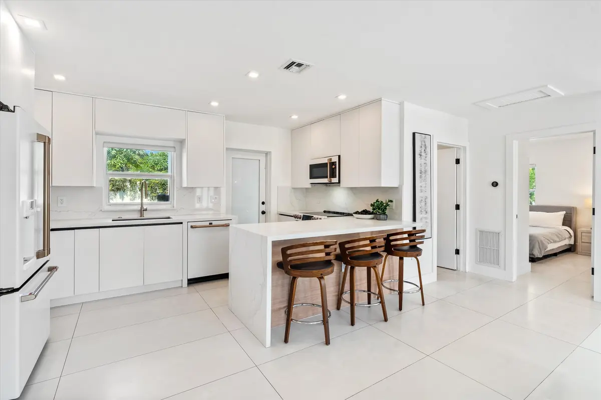 08-209 NE 27TH DRIVE WILTON MANORS, FL-5 at 209 NE 27th Drive, Wilton Manors