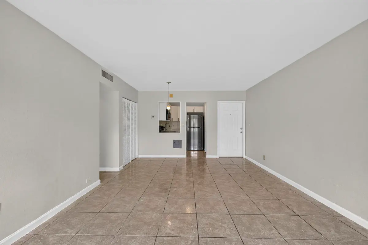 5-web-or-mls-8I8A5085 at 151 SE 6TH Avenue 16, Pompano Beach