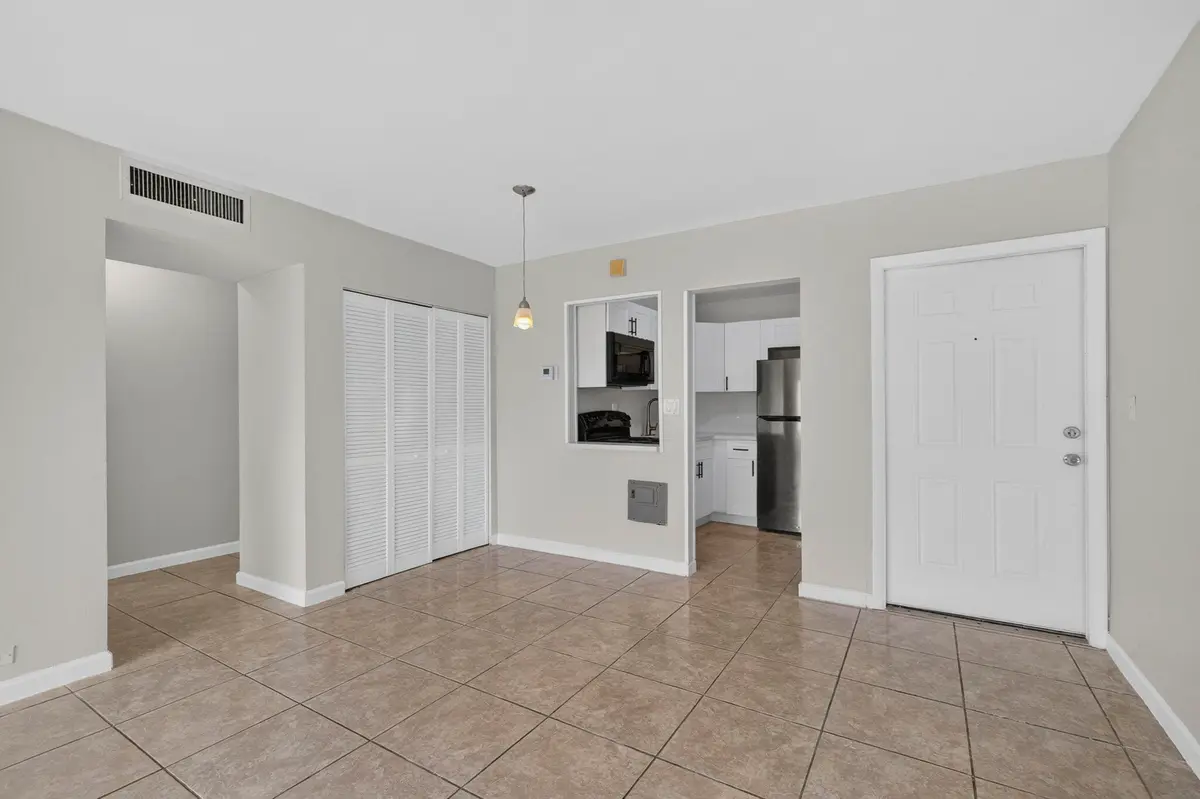 6-web-or-mls-8I8A5089 at 151 SE 6TH Avenue 16, Pompano Beach
