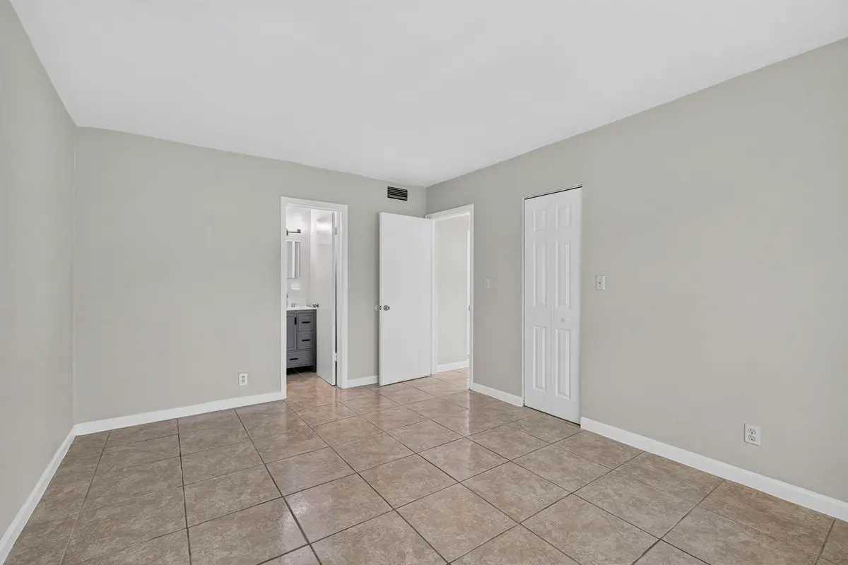 13-web-or-mls-8I8A5124 at 151 SE 6TH Avenue 16, Pompano Beach