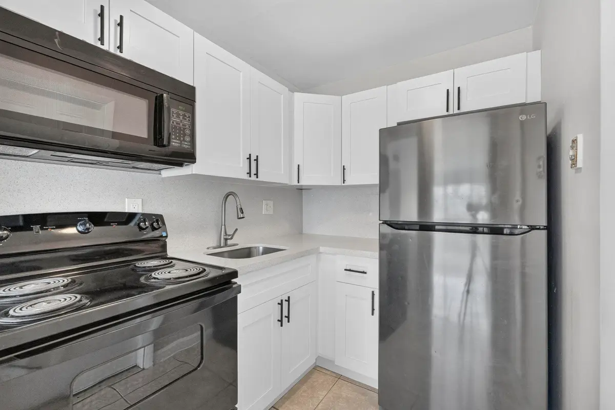 7-web-or-mls-8I8A5094 at 151 SE 6TH Avenue 16, Pompano Beach