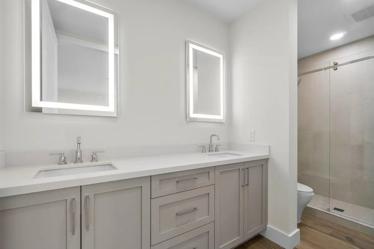guest-bathroom at 178 Lake Drive 4201, Palm Beach Shores