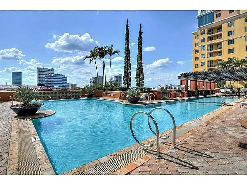 Listing_Image_02 at 110 N Federal Highway, Fort Lauderdale