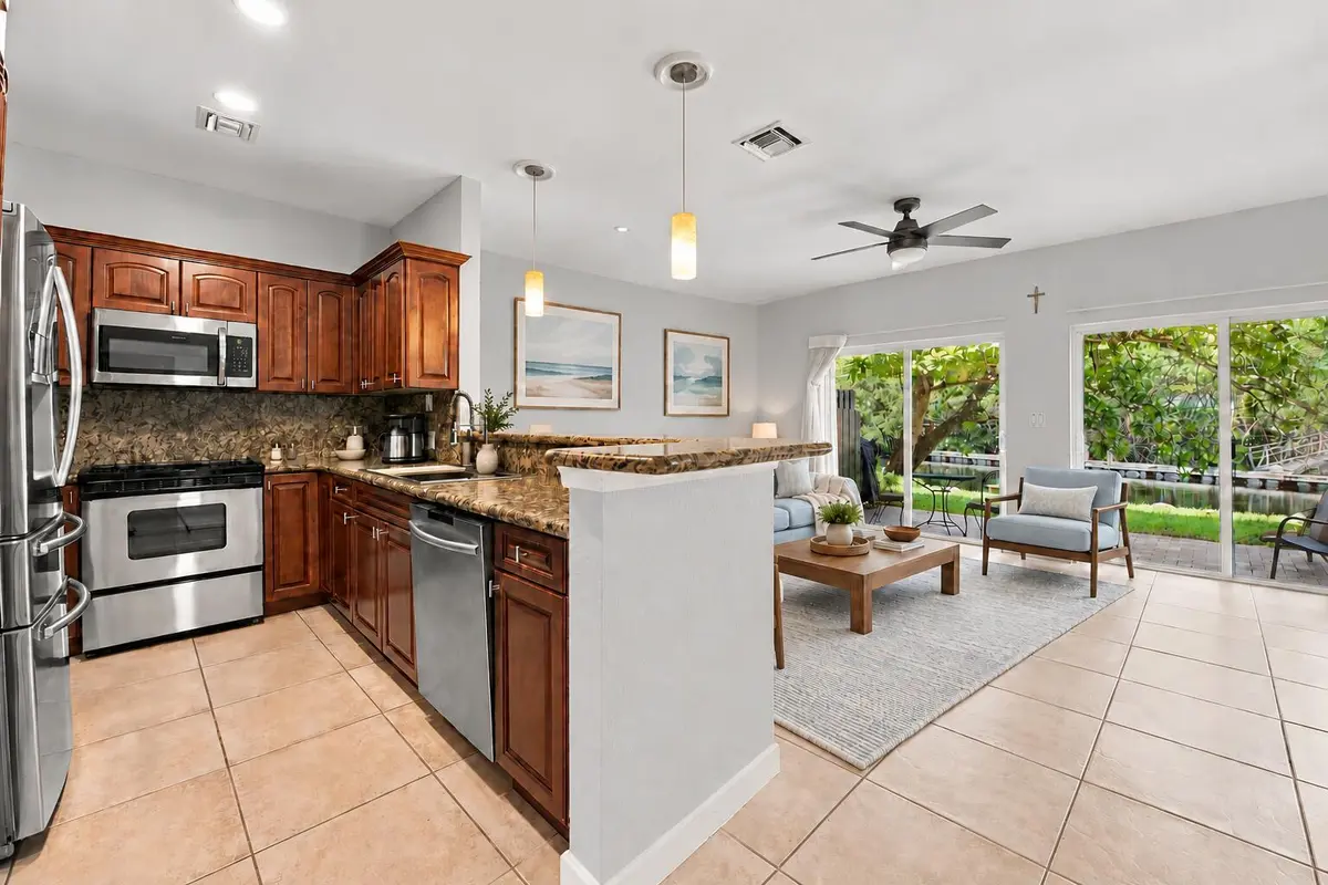 Soft gray walls, everything else unchang at 1795 NE 4TH Avenue A1, Fort Lauderdale
