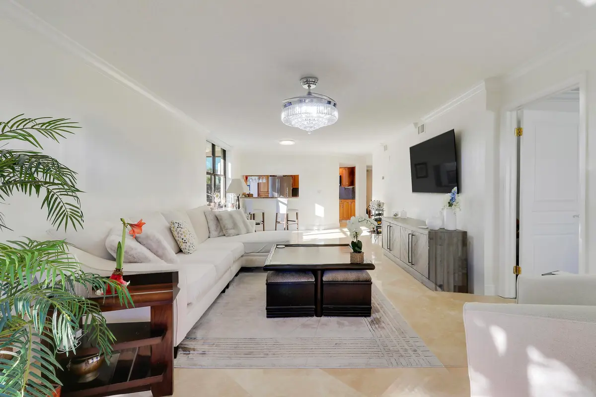 Living Room at 235 Bay Colony Drive, Juno Beach