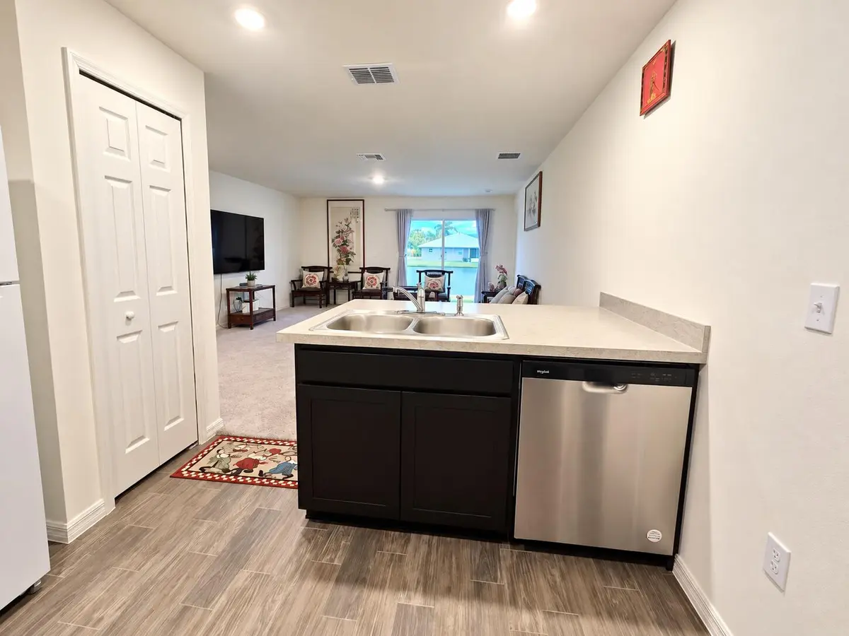 Kitchen at 698 SE 25TH Drive, Okeechobee