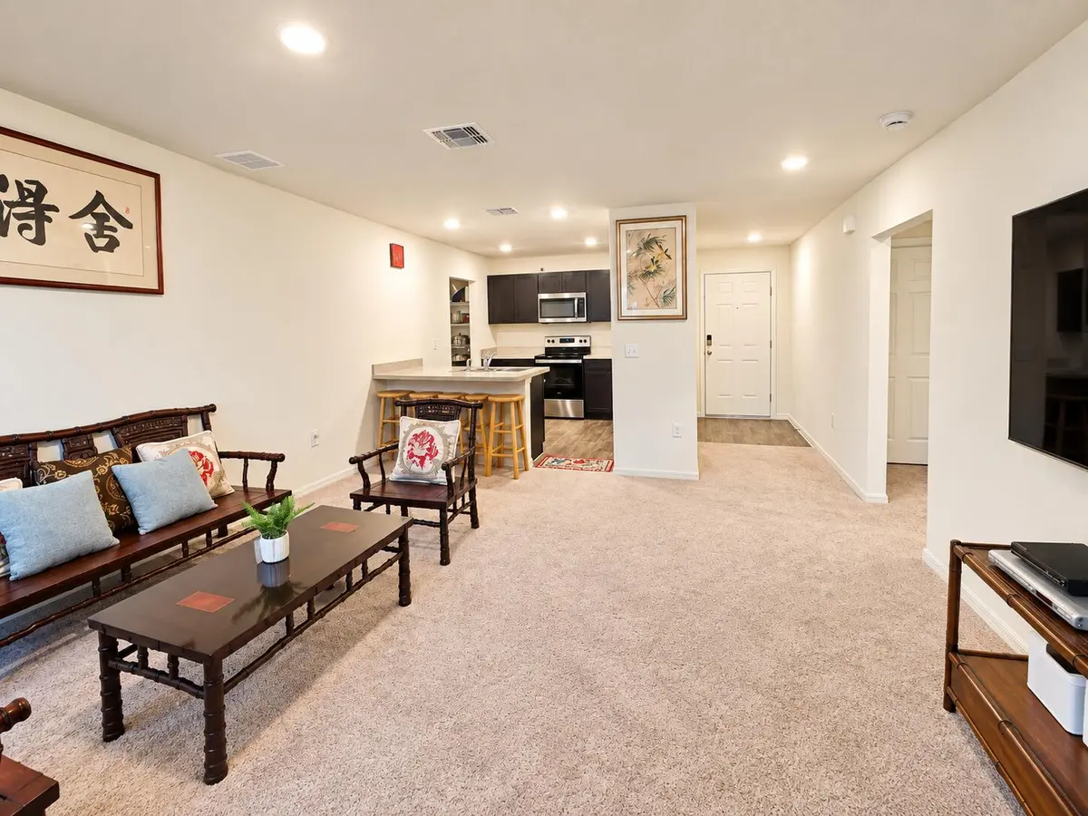Living View at 698 SE 25TH Drive, Okeechobee