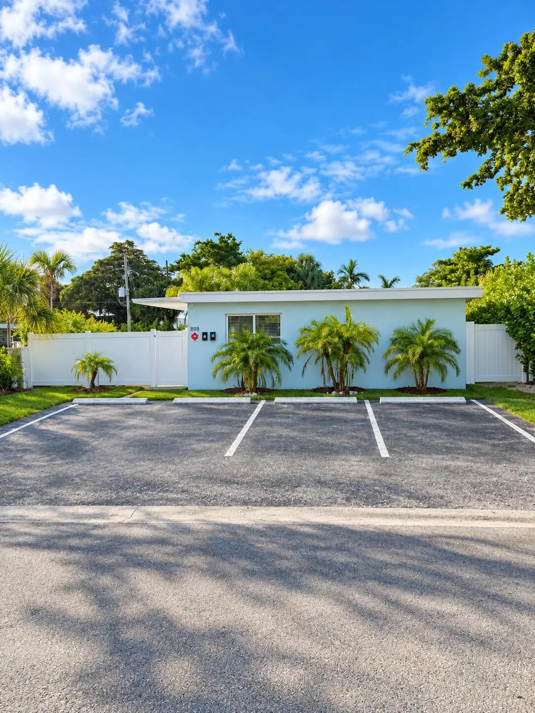 0e85315c-e33b-41b1-9e99-85eb68ff2ed9 at 898 SE 2nd Place, Deerfield Beach