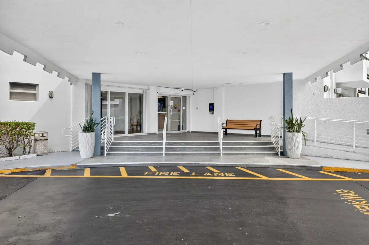 5-web-or-mls-098_699A4790 at 1500 S OCEAN Boulevard 1604, Lauderdale-By-The-Sea