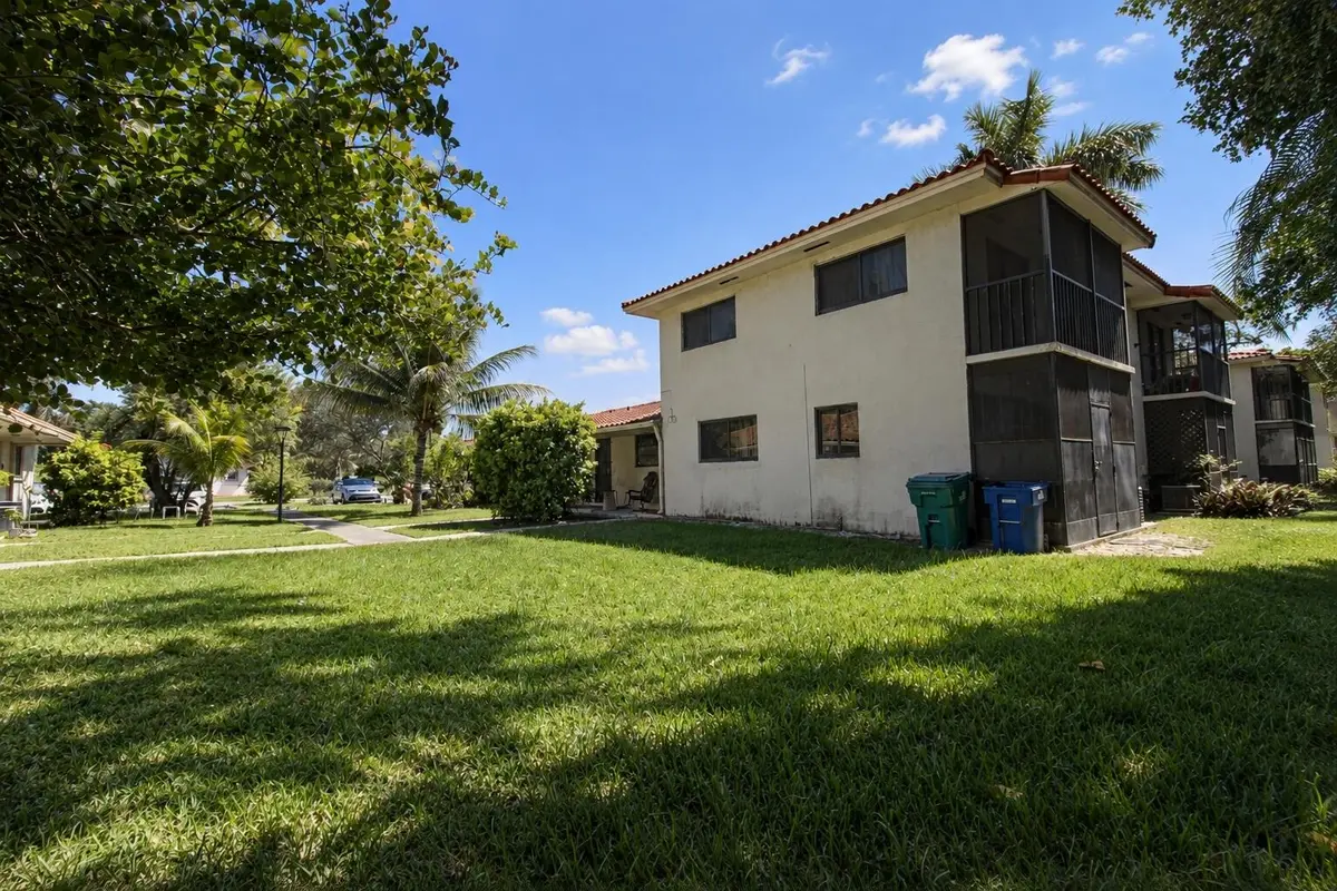 13946NE4av-4 at 13946 NE 4TH AVE C B Avenue CB, Miami