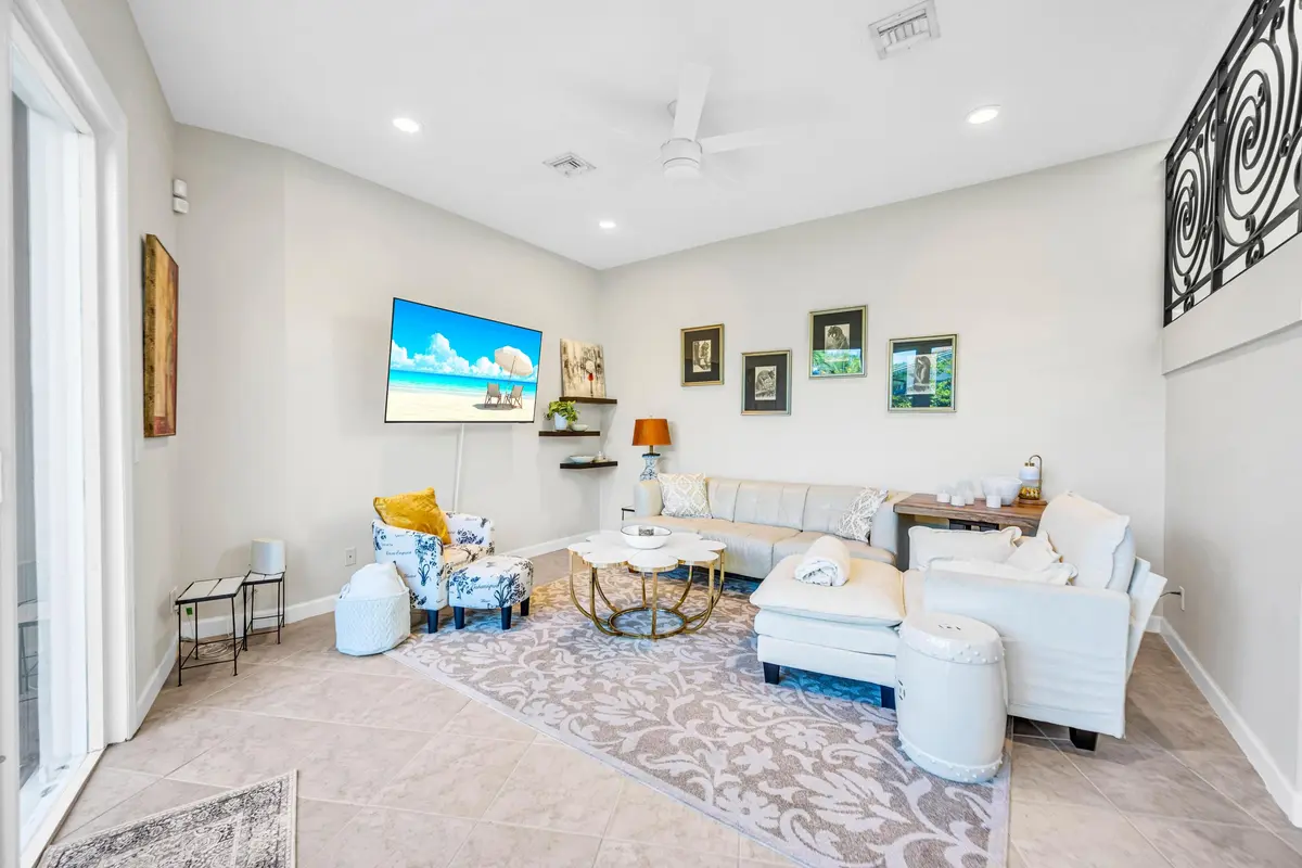 1627 E BROWARD BLVD-19 at 1627 E BROWARD Boulevard, Fort Lauderdale