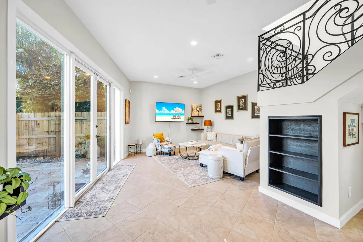 1627 E BROWARD BLVD-12 at 1627 E BROWARD Boulevard, Fort Lauderdale