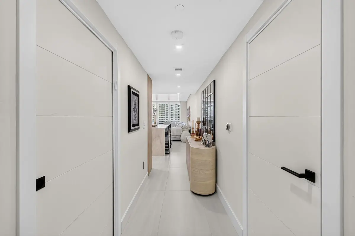 Barbuzzi 2 at 1800 S OCEAN Drive 806, Hallandale Beach