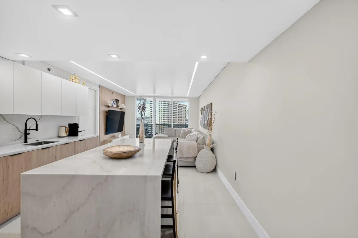 Barbuzzi 5-web-or-mls-699A4502 at 1800 S OCEAN Drive 806, Hallandale Beach