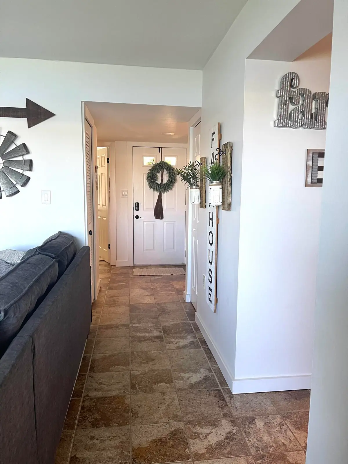 Entry at 10102 Glenmoor Drive, West Palm Beach