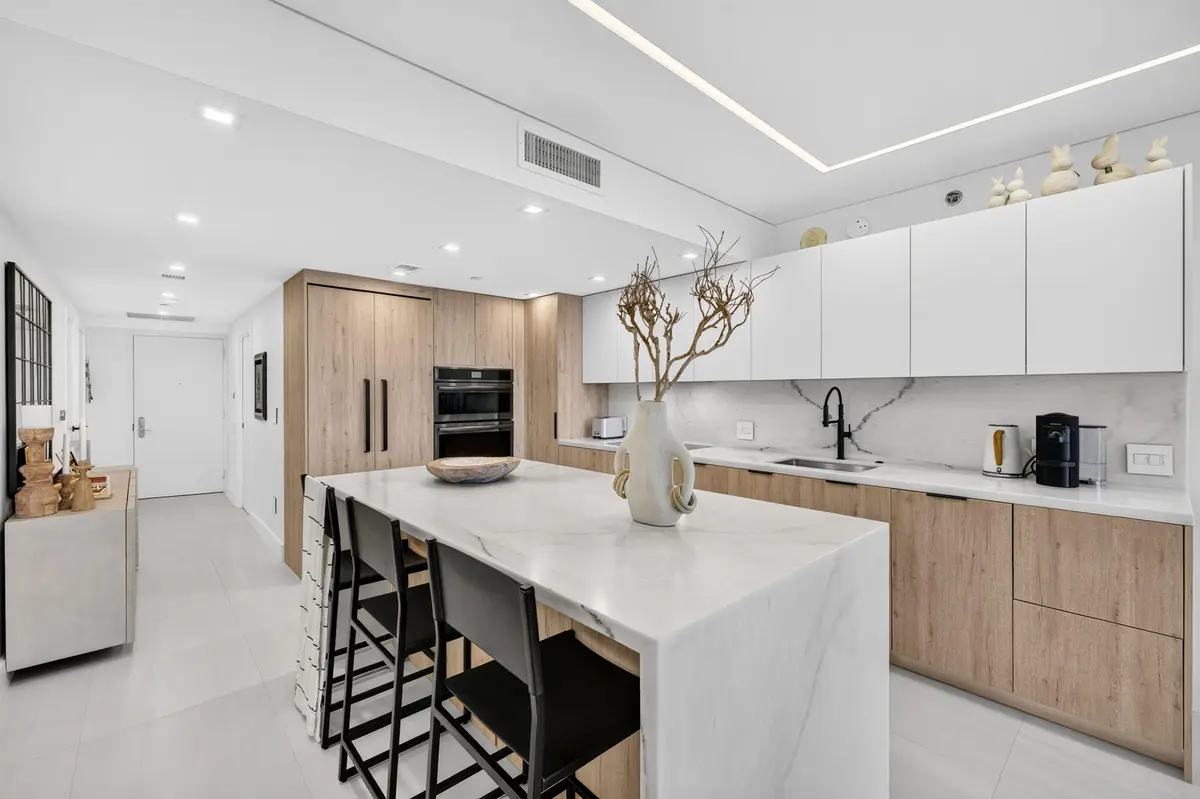 Barbuzzi 9web-or-mls-699A4665 at 1800 S OCEAN Drive 806, Hallandale Beach