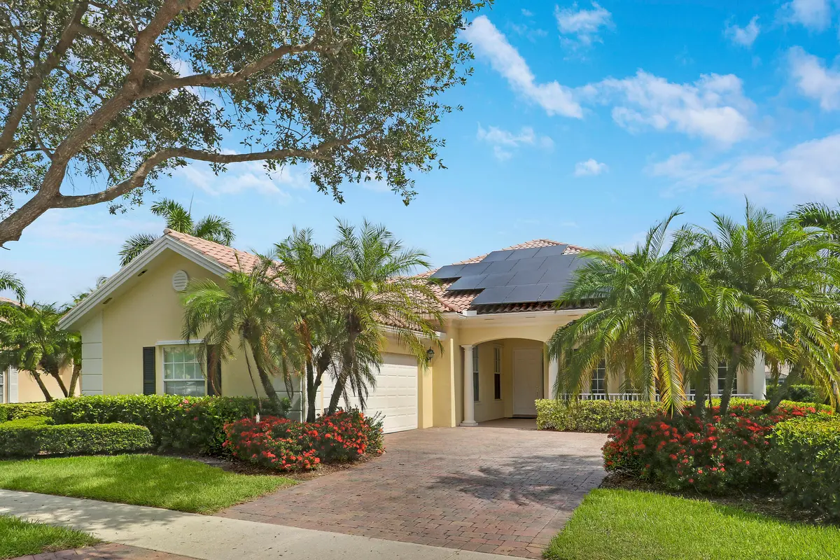 Declutter-42 at 8435 BELIZE Place, Wellington
