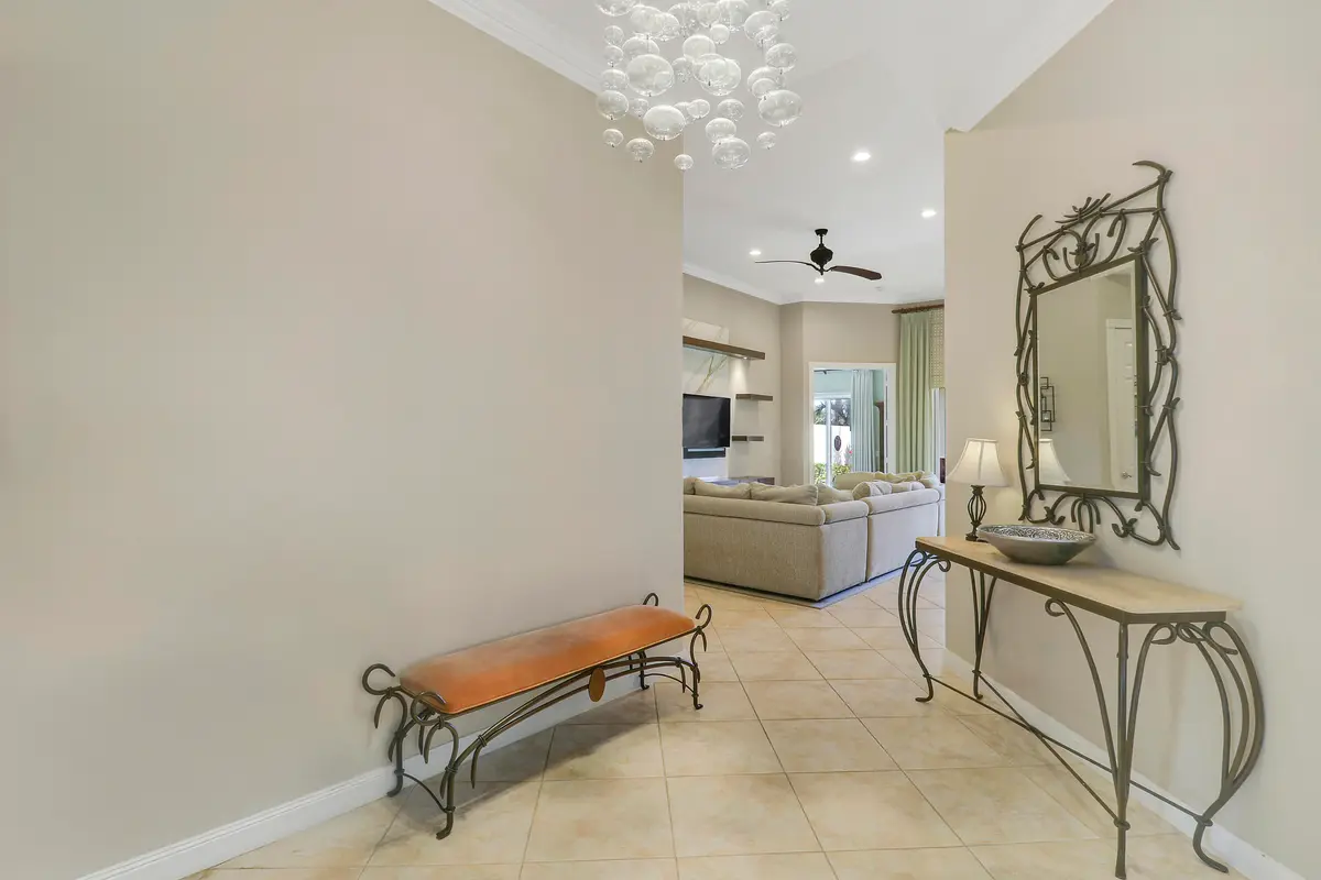 Declutter-19 at 8435 BELIZE Place, Wellington